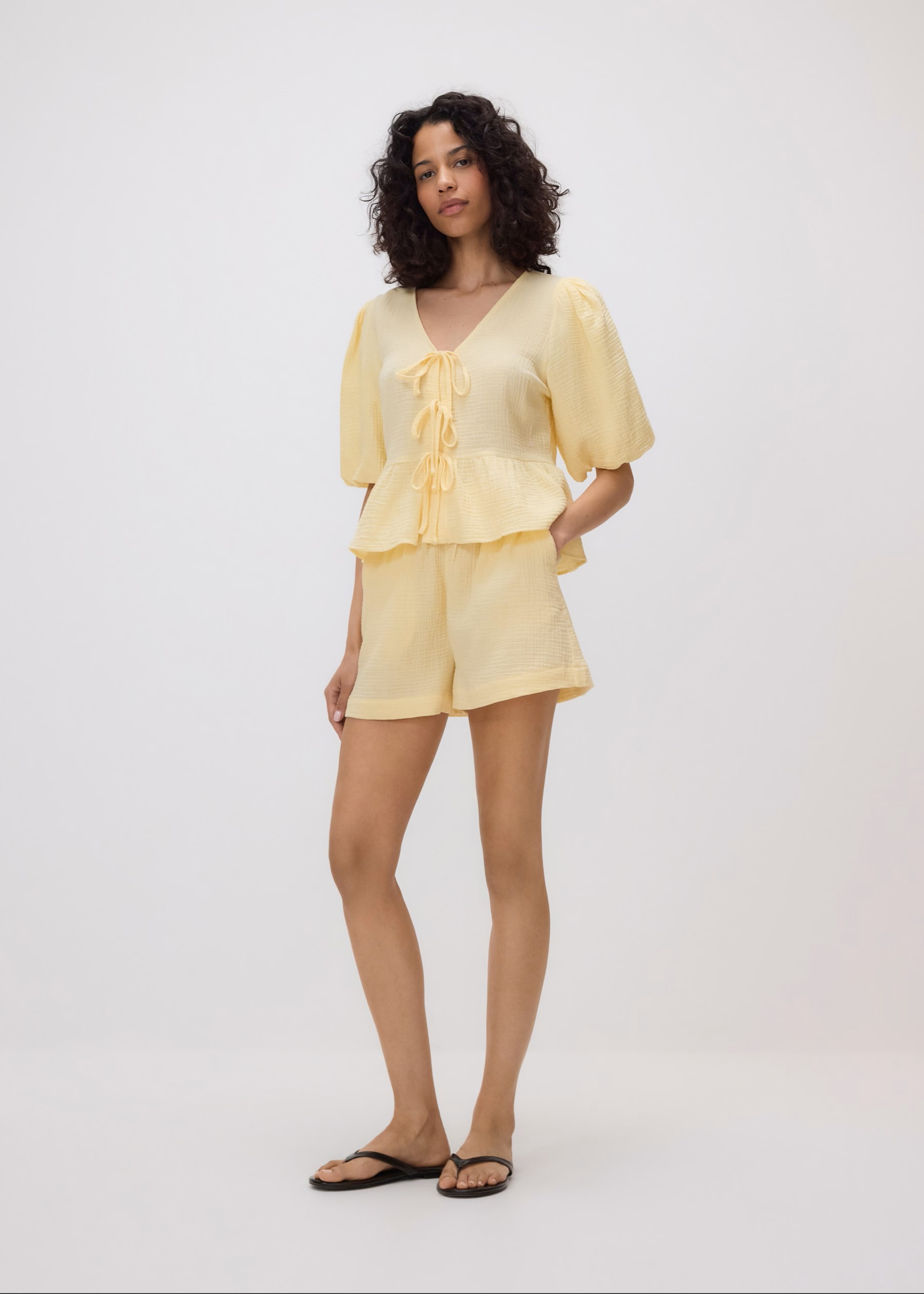 bluza-galbena.jpg